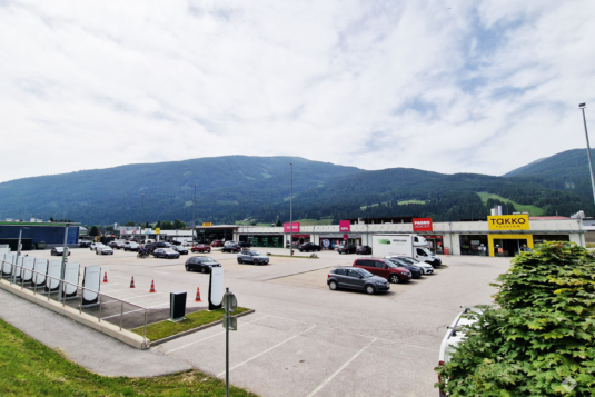 Geschäftsfläche in FMZ nahe Autobahn